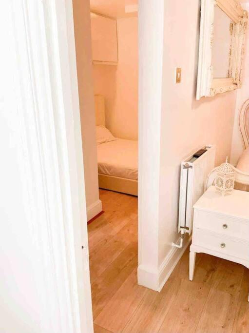 Lovely Two Bedroom Apartment, With Private Garden! Torquay Exteriör bild