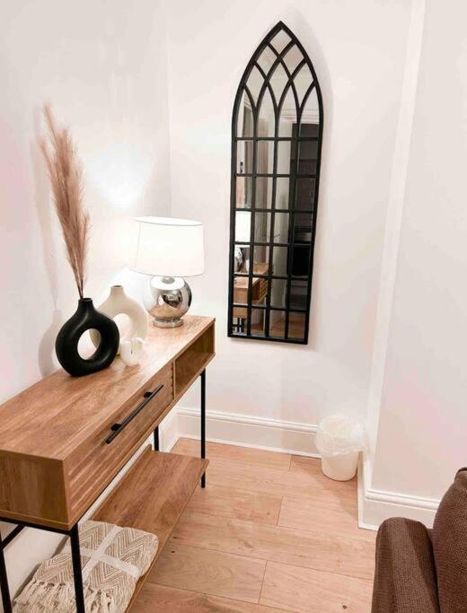 Lovely Two Bedroom Apartment, With Private Garden! Torquay Exteriör bild